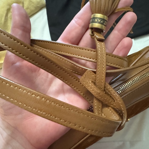 YSL camera bag is suede brown, very good condition beautiful color - Picture 17 of 17